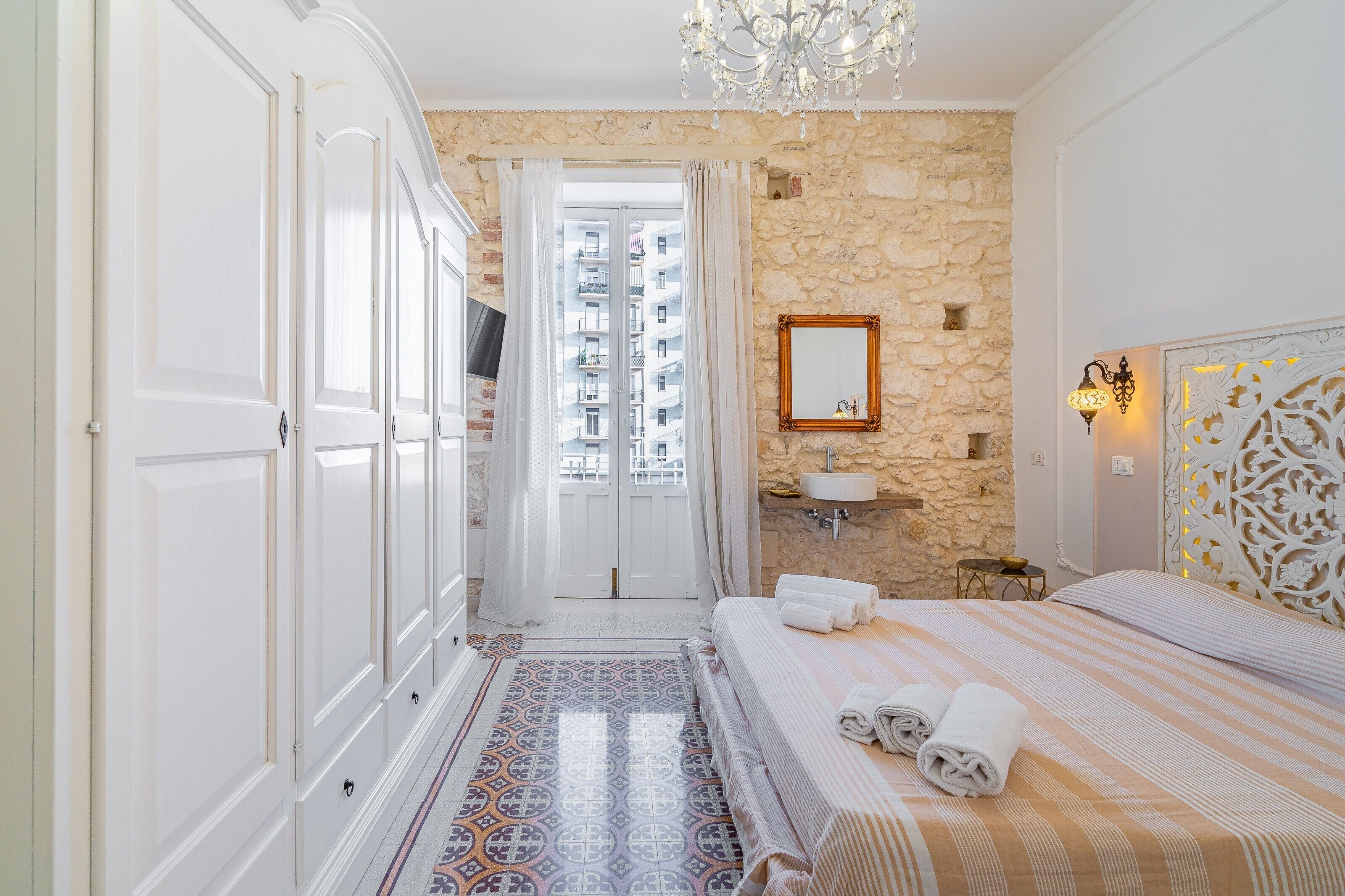2 habitaciones, tabla de planchar con plancha y wifi gratis 