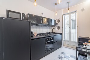Fridge, microwave, oven, stovetop