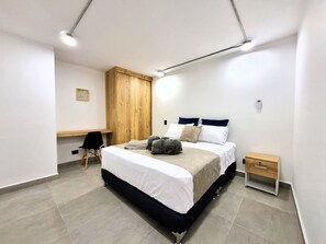 Desk, laptop workspace, free WiFi