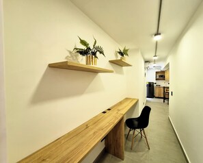 책상, 노트북 작업 공간, 무료 WiFi