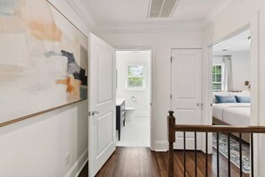 2 bedrooms, WiFi, bed sheets - Urban Oasis Near the Park (R) (Charlotte)