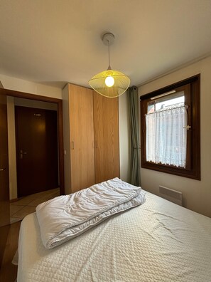 2 chambres, fer et planche à repasser, Wi-Fi gratuit