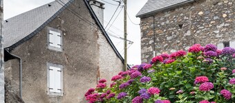 Holiday Home 'Chez Bob' with Mountain View and Wi-Fi