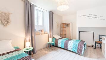 2 bedrooms, iron/ironing board, free WiFi, wheelchair access