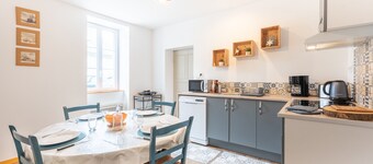 Holiday Home 'Chez Bob' with Mountain View and Wi-Fi