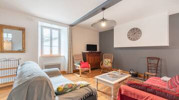2 bedrooms, iron/ironing board, free WiFi, wheelchair access