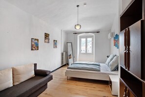 2 bedrooms, free WiFi, bed sheets - Apartment 'Leah' with Mountain View, Wi-Fi and Air Conditioning (Imperia)