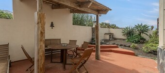 Holiday Home 'Aguarijo' with Sea View, Private Terrace and Private Garden