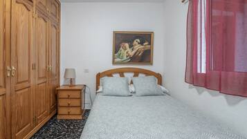 3 Schlafzimmer, Bügeleisen/Bügelbrett, Bettwäsche