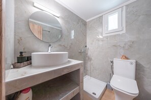 Douche, serviettes fournies