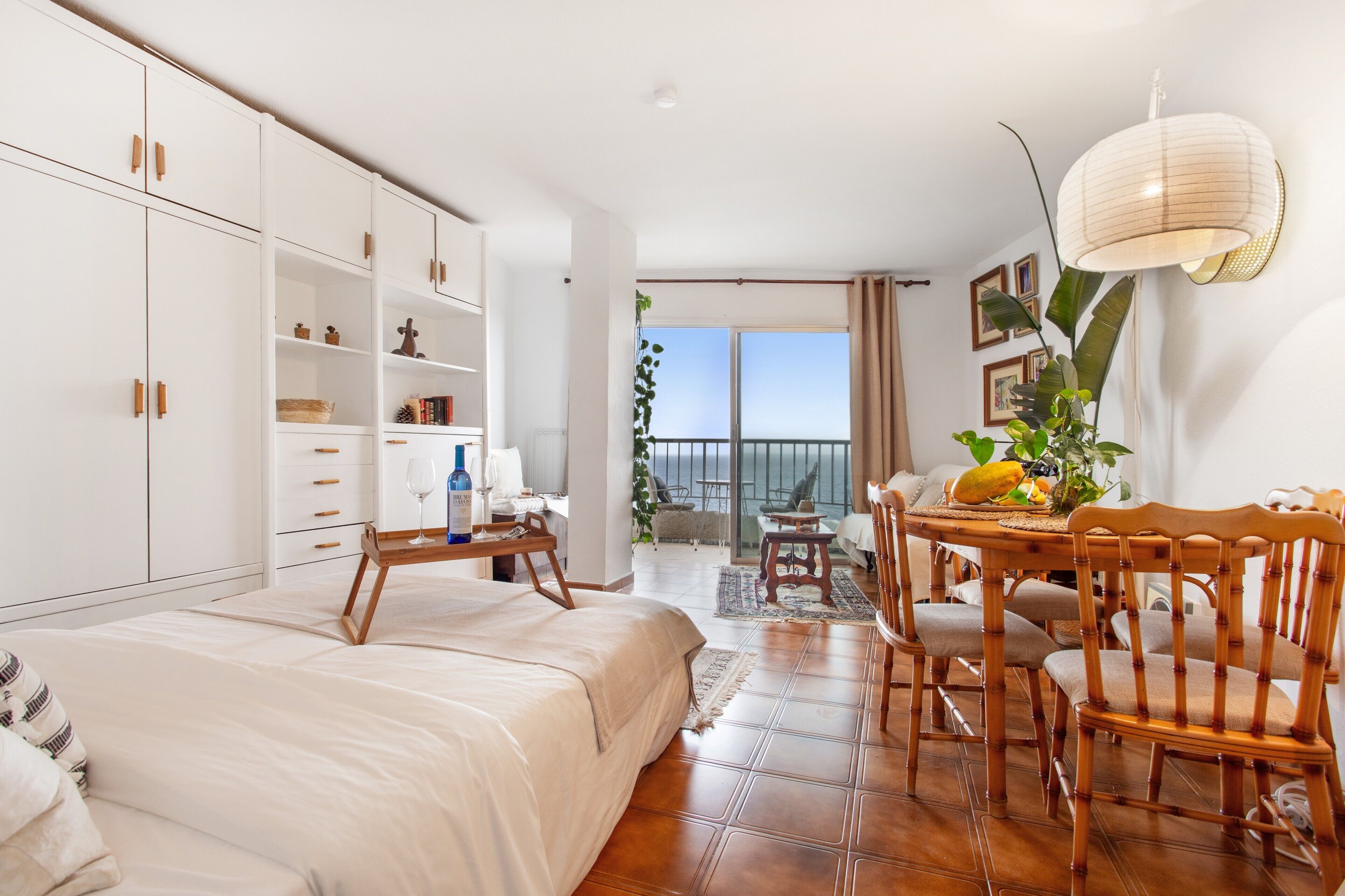 Iron/ironing board, free WiFi, bed sheets