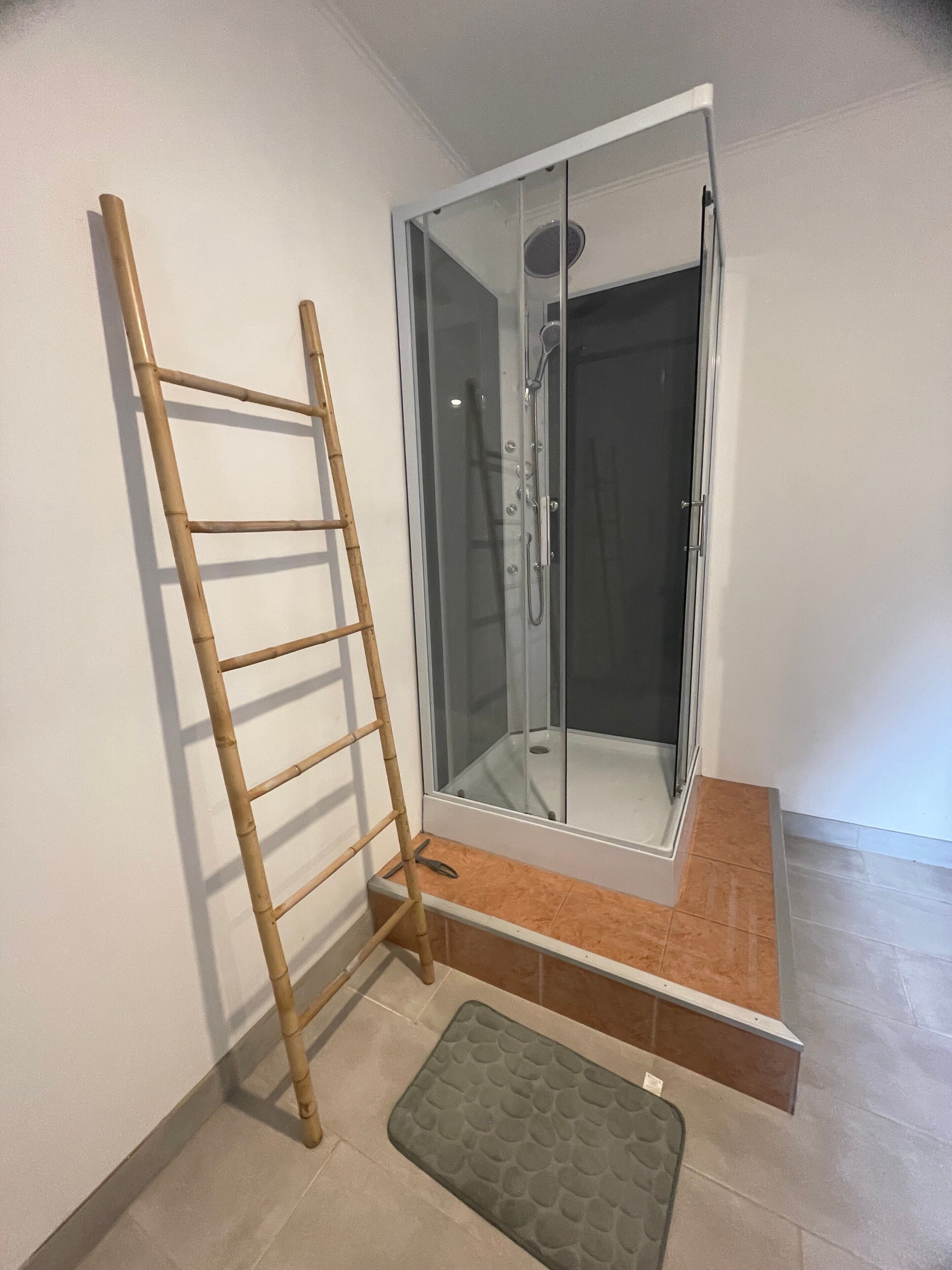 Een douche, een haardroger