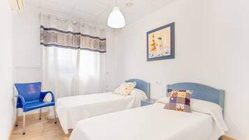 3 bedrooms, iron/ironing board, free WiFi, bed sheets