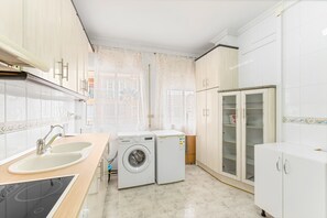 Bruser, hårtørrer, håndklæder