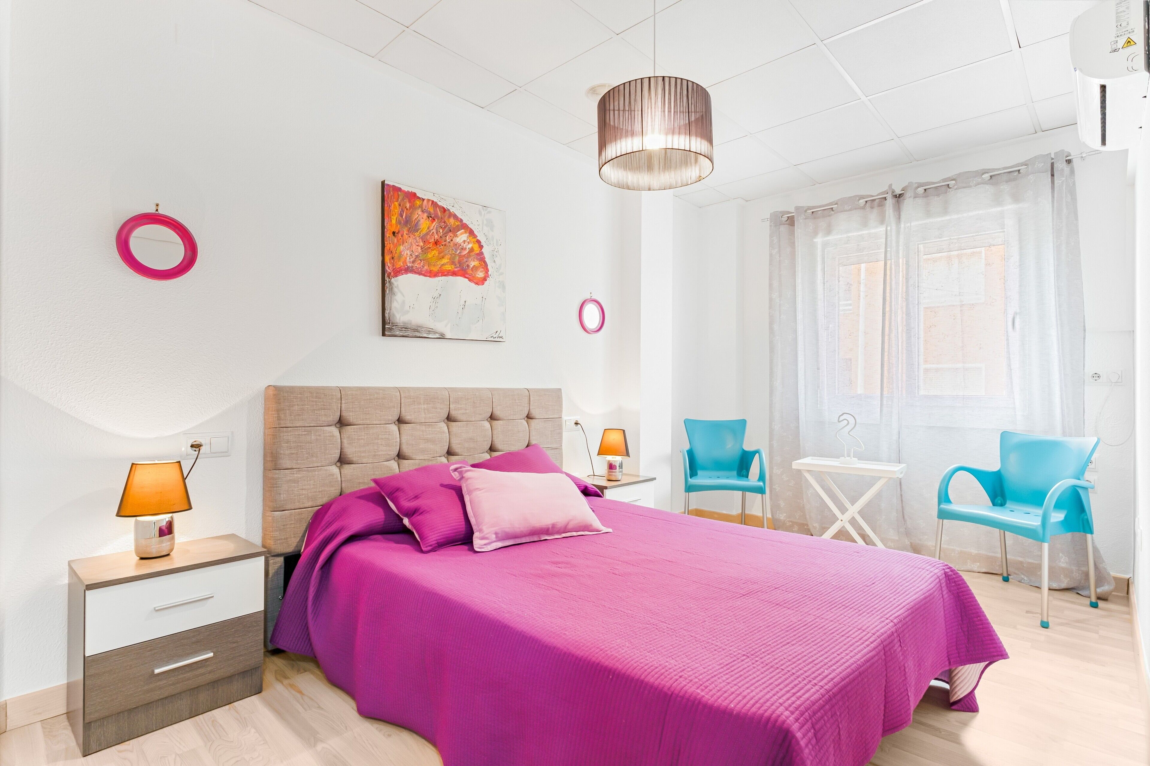 3 slaapkamers, een strijkplank/strijkijzer, gratis wifi, beddengoed