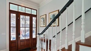 Interior - Steps to Forsyth Park, Downtown Savannah, Upscale (Savannah)