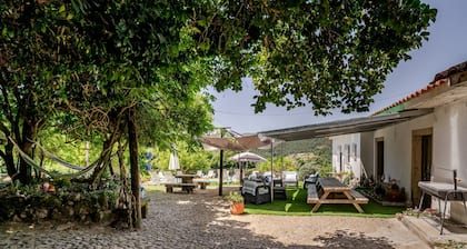 Country House 'Casa Da Quinta' with Mountain View, Private Pool and Wi-Fi