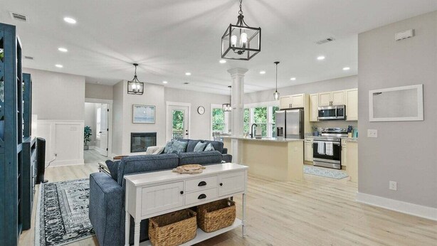 Living area - 3bd/2ba Savannah Home * Built 2025 * Dogs Welcome (Savannah)