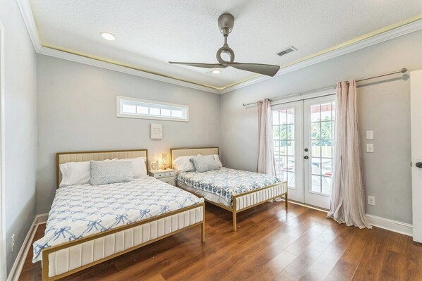 5 bedrooms, free WiFi, bed sheets