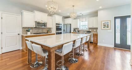 Barndominium, Private Pool, large groups allowed