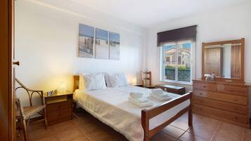 1 bedroom, iron/ironing board, bed sheets