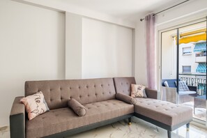 TV - Apartment 'Cannoise Escape' with Balcony, Wi-Fi and Air Conditioning (Cannes)
