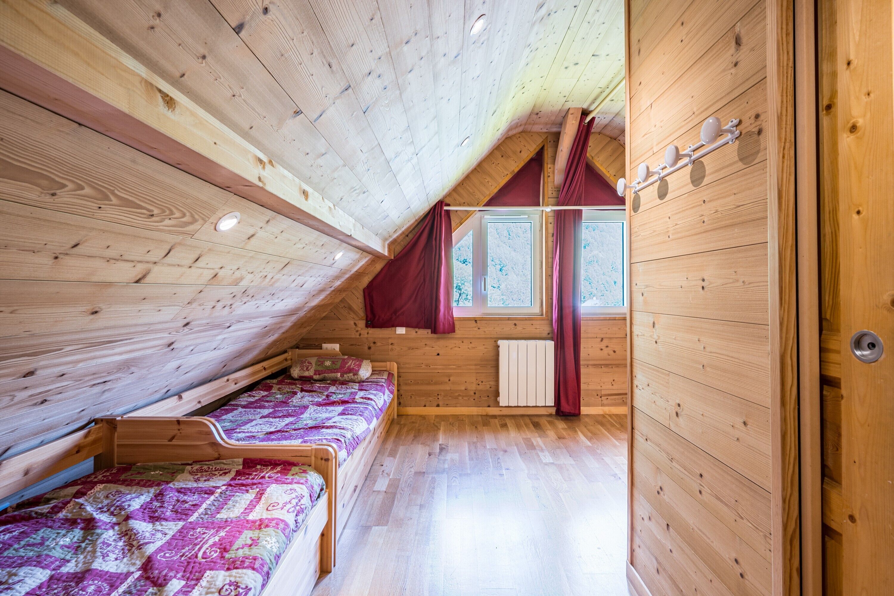 4 camere, ferro/asse da stiro, Wi-Fi gratuito