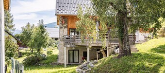 Apartamento 'Breizh Chalet - 14 Personnes' con vistas a la montaña, terraza privada y Wi-Fi