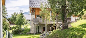 Apartment 'Breizh Chalet - 14 Personnes' with Mountain View, Private Terrace and Wi-Fi