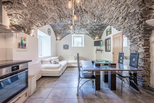 Apartment 'Breizh Chalet - 6 Personnes' with Mountain View, Private Garden and Wi-Fi