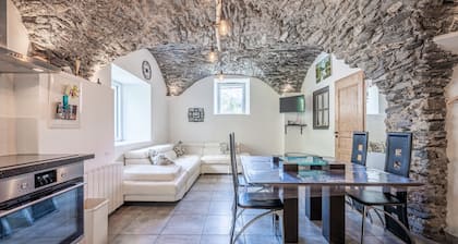 Apartment 'Breizh Chalet - 6 Personnes' with Mountain View, Private Garden and Wi-Fi