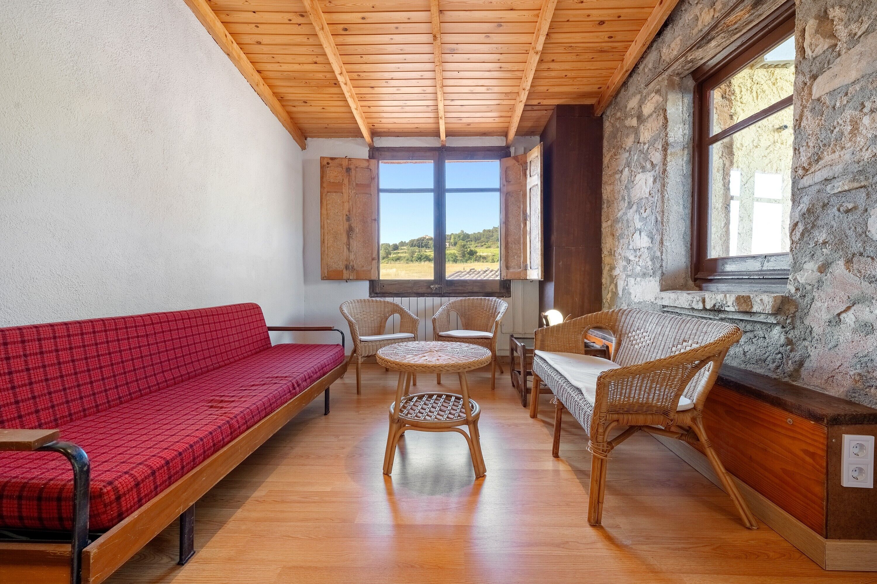 TV, fireplace, ping pong