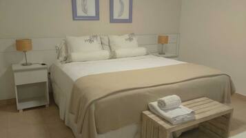 Studio, 1 Bedroom, Smoking, Patio | 1 bedroom