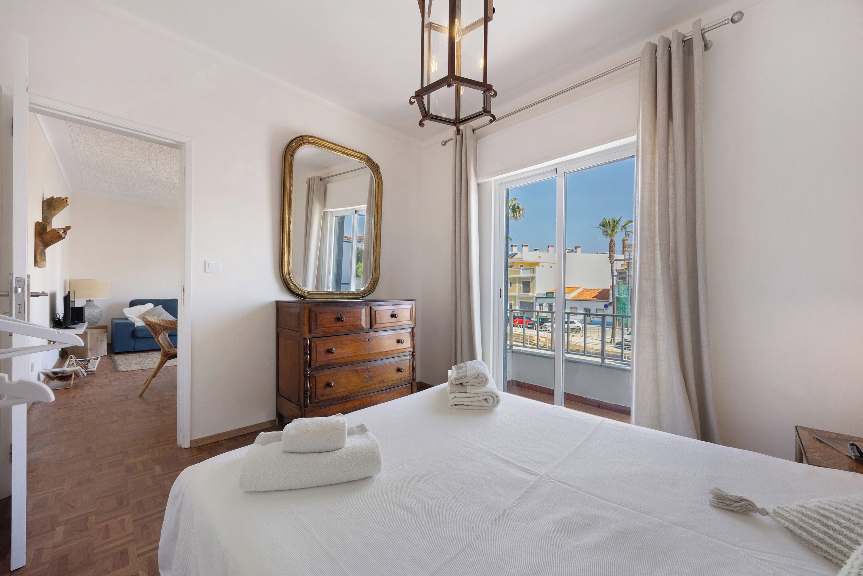 2 chambres, fer et planche à repasser, Wi-Fi gratuit, draps fournis