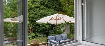 Vakantiehuis 'Charmante Maison À Saint Béron' met bergzicht, Wi-Fi en airconditioning