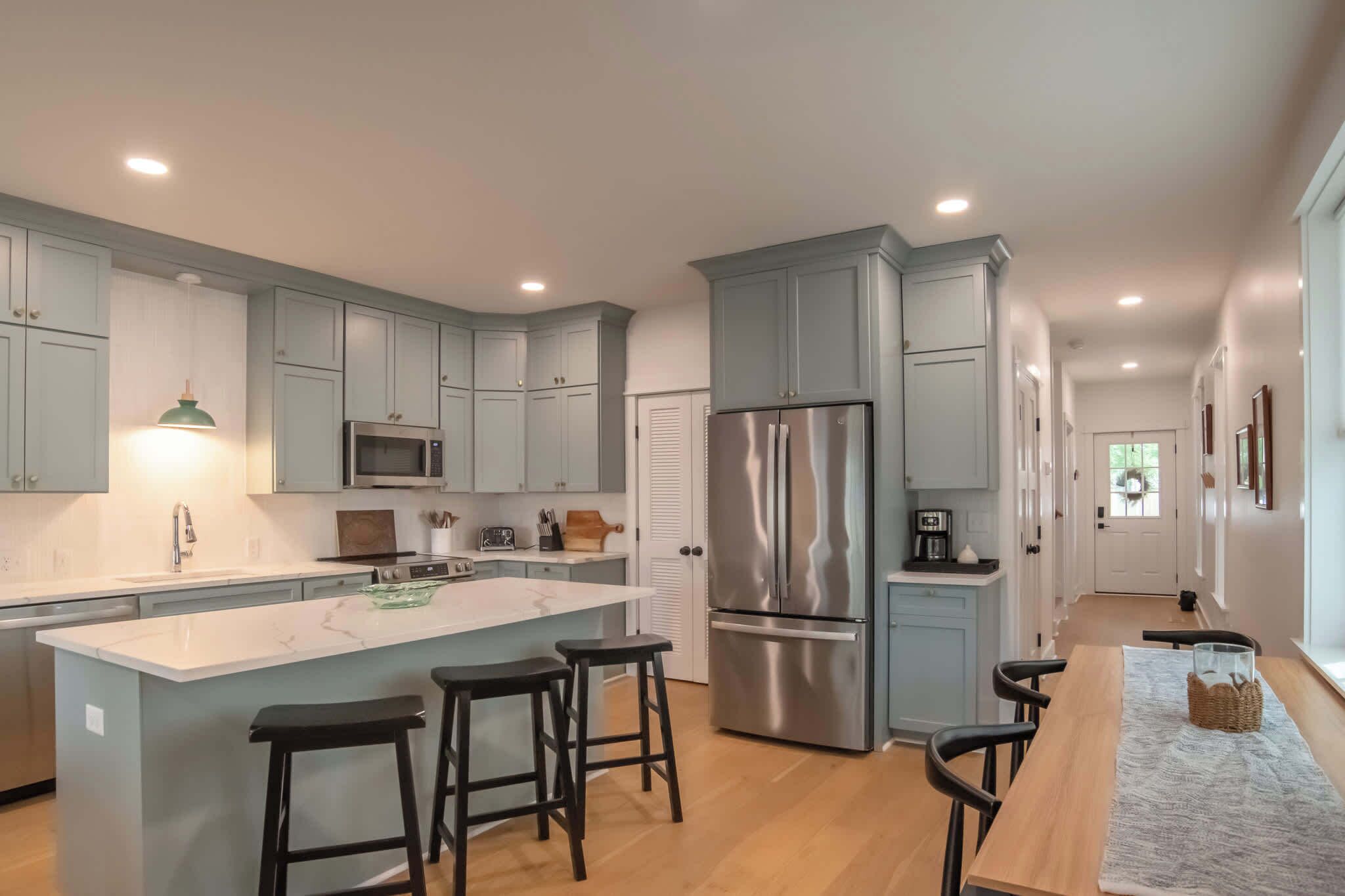 冰箱、微波炉、烤箱、炉灶