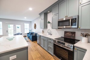 Fridge, microwave, oven, stovetop - Historic District, Close to Beach - Swan's Rest (Cape Charles)