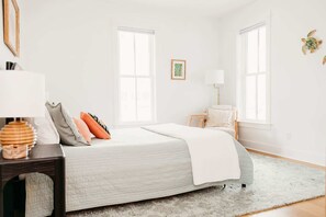 4 Schlafzimmer, Schreibtisch, Bügeleisen/Bügelbrett, WLAN