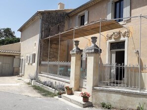 Exterior - Country House 'Au Pied De La Montagne' with Mountain View, Wi-Fi and Air Conditioning (Lioux)