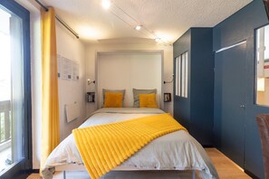 1 dormitori, planxa i posts de planxar, wifi gratuïta i roba de llit 
