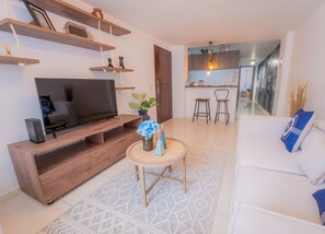 Työpöytä, pimennysverhot, silitysrauta/-lauta, ilmainen Wi-Fi