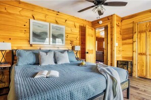 5 soverom, strykejern/-brett, reiseseng for barn og wi-fi (inkludert)