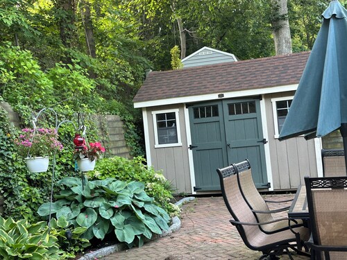 Walk to beach in this charming home with ac and wifi