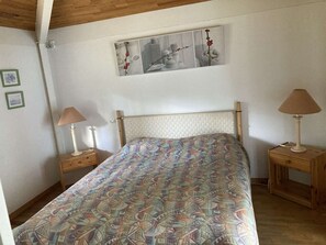 Room - 221- Charming Hourtinaise house with breathtaking views of the forest for 6 to 7 people (HOURTIN)