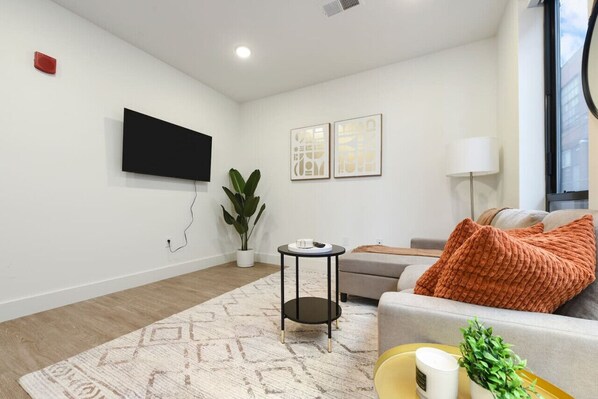 TV - Cozy 1BR/1BA + Gym Near UPMC & Carnegie Mellon (Pittsburgh)