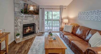 NEW The Porch A , Dog Friendly. 1.2 Miles to downtown Helen. Innsbruck Resort!