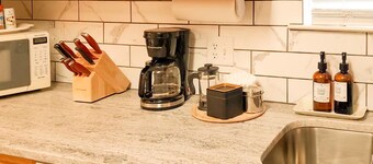 🍺LOCATION!!  Only 1 mile to downtown Helen. 2 Bedroom, 2 Bath. Gated Community.