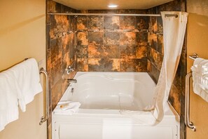 Towels, soap, shampoo, toilet paper