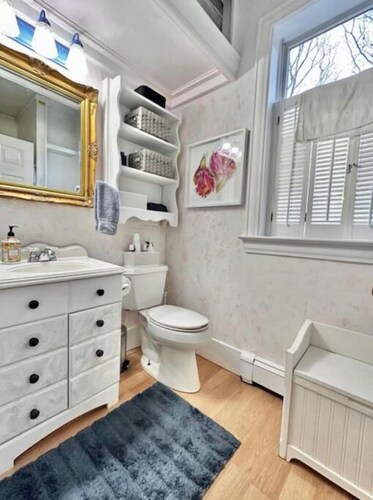 CHARMING APARTMENT WITH SEPARATE ENTRANCE