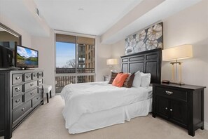 1 soverom, skrivebord, strykejern/-brett og wi-fi (inkludert)